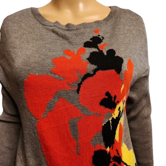 Gray Floral Sweater - Picture 2 of 9